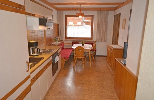 Arzl im Piztal Apartment | Apartment in Pitztal with Mountain Views