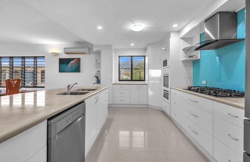 Cannonvale Apartment | Whitsunday Escape - Beachfront Penthouse with Pool