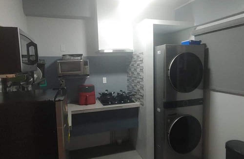 East End Apartment | Levor Lettsome Duplex 2bed 2bath w/Jacuzzi and small gym
