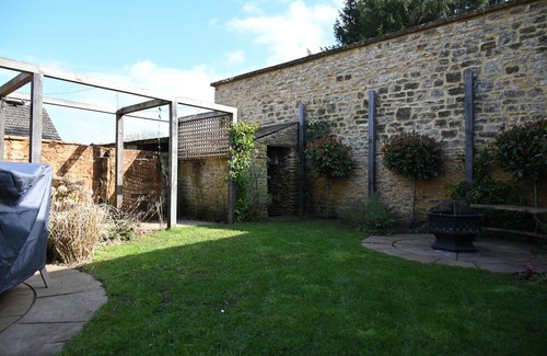 Brackley Cottage | Cute Cottage on the edge of the Cotswolds and close to everything