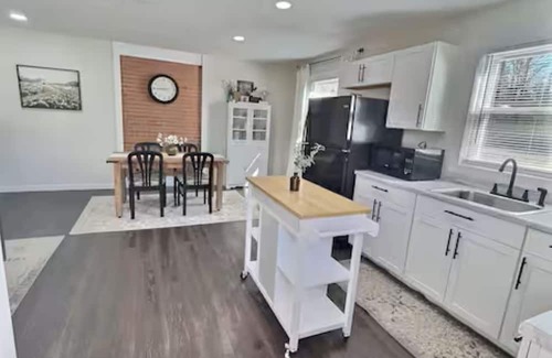 Blackberry Apartment | Chic 1-bedroom apartment with WiFi, AC minutes from Philpott Lake