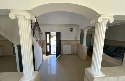 Blois House | A well-deserved rest at La Maison de Cristina Michael after 1 visit to the castles