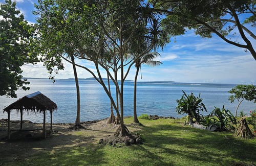 Mele House | Beachfront paradise,super fast internet,queen beds, private