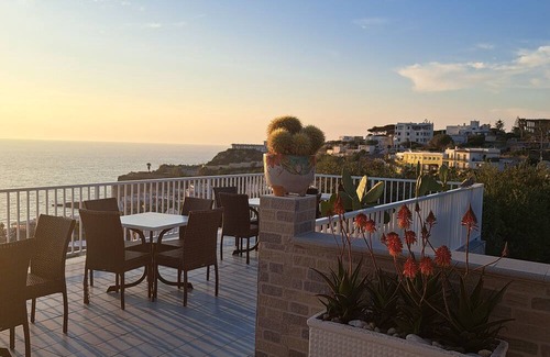 Forio Bed & Breakfast | Bachelorette party with a 360-degree panoramic toast (up to 40 people).