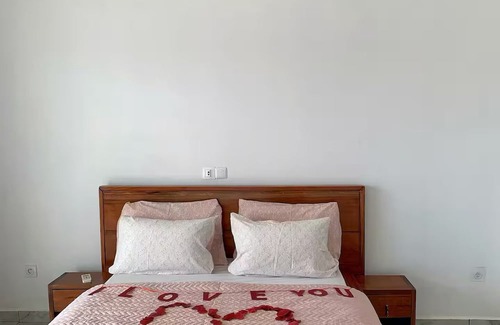 Assinie Bed & Breakfast | Chambre Iris: idyllic setting with breakfast