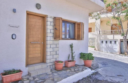 Mochlos Apartment | The Wave House | Seafront Escape in Peaceful Mochlos