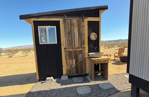 Joshua Tree Cabin | Charming cabin with AC and WiFi in enchanting Joshua Tree