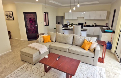 Cathedral Hill Apartment | F4 - Apartment with Inverter, Gym, Washer/Dryer, Wifi, Pavilion - Ibex Meanwood