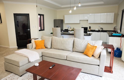 Cathedral Hill Apartment | F4 - Apartment with Inverter, Gym, Washer/Dryer, Wifi, Pavilion - Ibex Meanwood