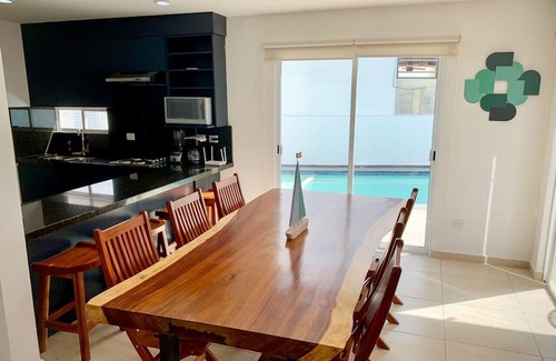 Cerritos House | House with its own pool-Almarena