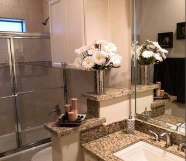 McAllen Apartment | Hermosa casa dentro del lujoso condominio con alberca y mas