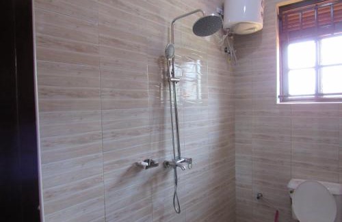 Entebbe Bed & Breakfast | Apipawe Guesthouse & Tours