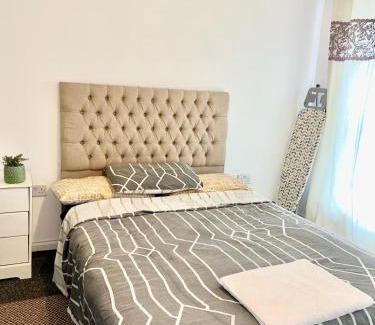 Waltham Abbey House | Homestay