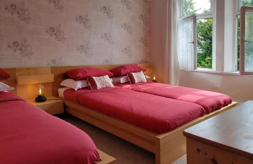 Penarth Bed & Breakfast | Weaver's House B and B