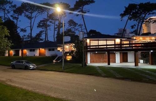 Punta del Este Villa | Mansión premiun de 7 suite a metros de la playa