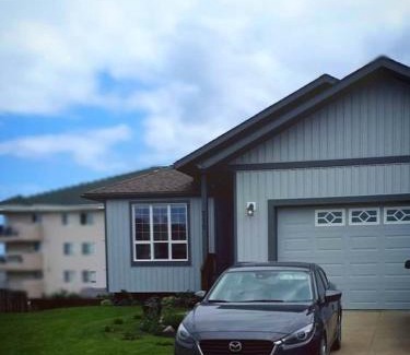 Cold Lake House | Cold Lake Retreat - 5 min walk to the beach & marina! (Pet Friendly)