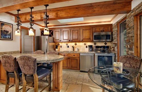 Aspen House | Chateau Eau Claire Unit 11