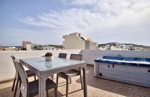 Bugibba Apartment | St Paul's Bay Penthouse with Views