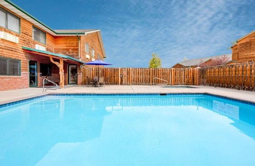 Lander Hotel | Inn at Lander Travelodge by Wyndham