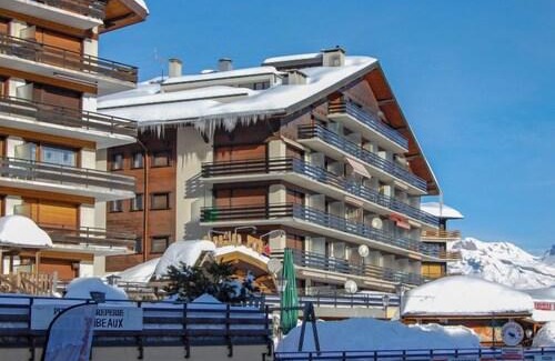 Saint-Pierre-de-Clages Apartment | Apartment Cerisiers Hrez