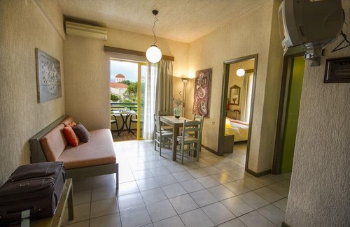 Tavronitis Apartment | Lycasti Maisonettes