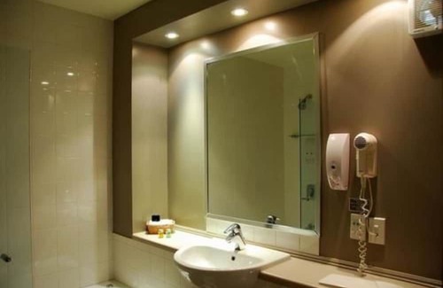 Epsom Hotel | Off Broadway Motel