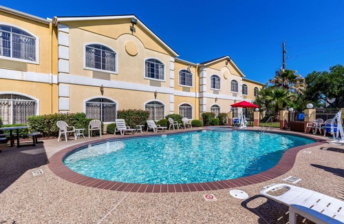 FM 1960 Hotel | Quality Suites North