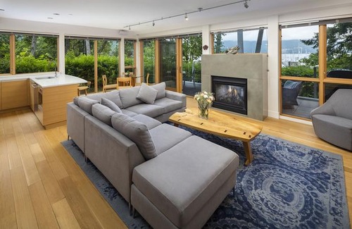 Brentwood Bay Hotel | Brentwood Bay Resort & Spa
