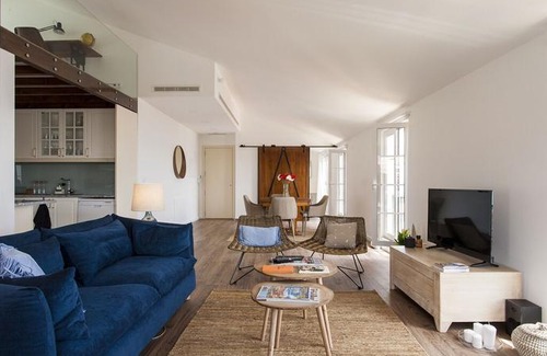 Martires Apartment | Chiado River View Deluxe Apartment