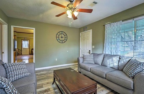 Long Beach House | Long Beach Hideaway - Walk to Ocean, Shops, Bars!