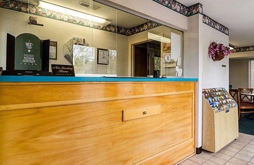Mosby Hotel | Econo Lodge Richmond