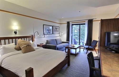 Sainte-Catherine-de-la-Jacques-Cartier Hotel | Station Touristique Duchesnay - Sepaq