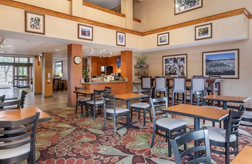 Okemos Hotel | Comfort Inn Okemos - East Lansing