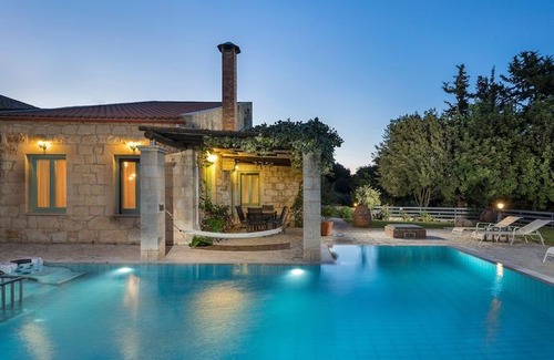 Maza Villa | Boutique Villa Petra Amanda