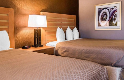 Warren Hotel | Quality Inn & Suites Warren - Detroit