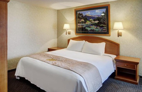 Hinton Hotel | Lakeview Inns & Suites - Hinton