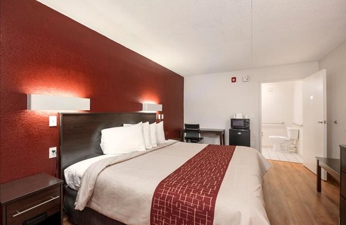 Flournoy Hotel | Red Roof Inn Shreveport