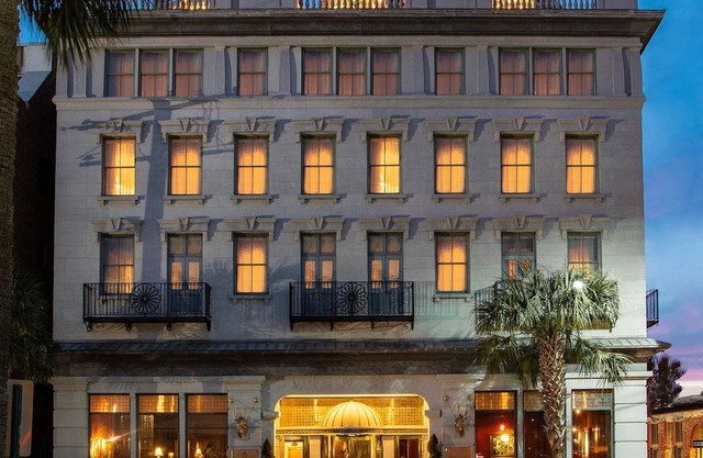 Market Pavilion Hotel