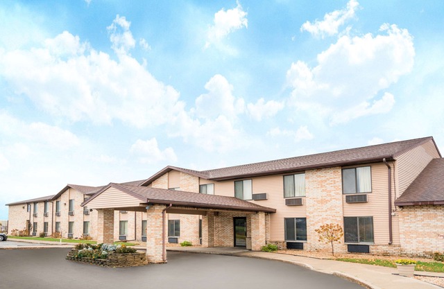 Days Inn by Wyndham Black River Falls I-94 on Atv Trail