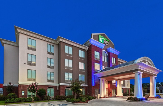 Holiday Inn Express Hotel and Suites Shreveport South Park Plaza, an IHG Hotel