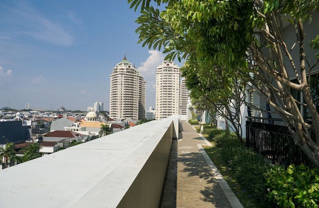 Spacious 3Br Moi Apartment Kelapa Gading