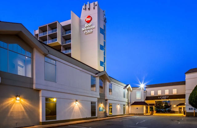 Best Western Plus Kelowna Hotel & Suites