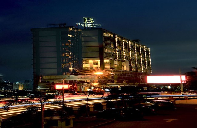 Aston Bellevue Radio Dalam 