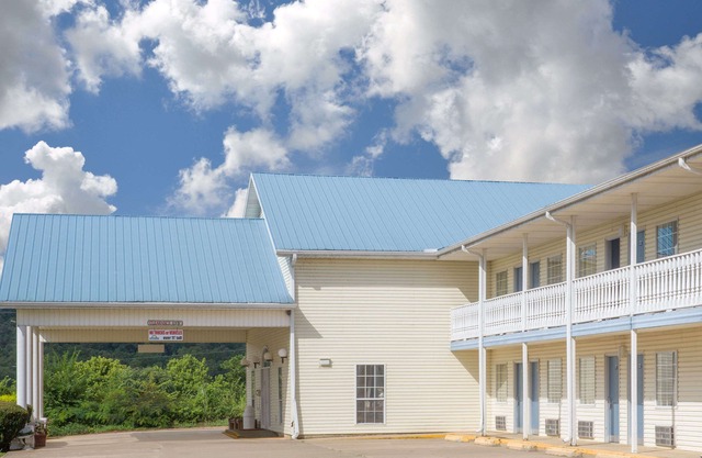 Days Inn by Wyndham Hardy