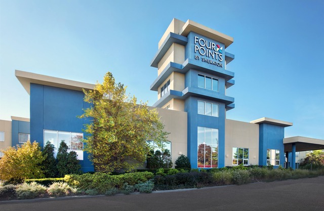 Four Points by Sheraton Melville Long Island