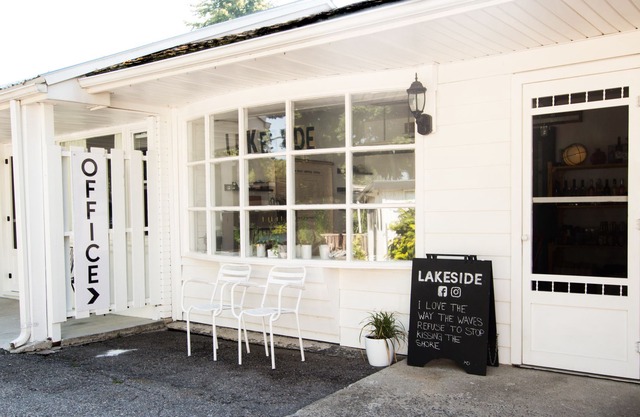 Lakeside Motel