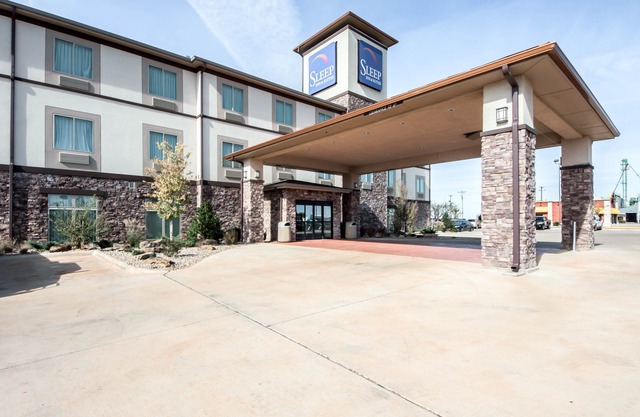Sleep Inn & Suites Hennessey North
