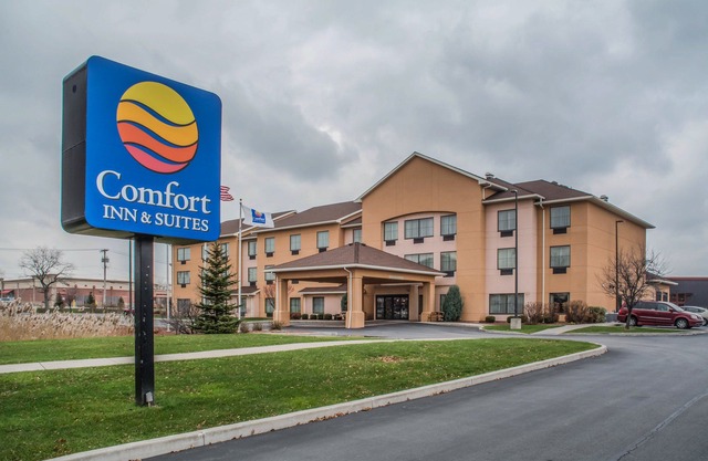 Comfort Inn & Suites Farmington - Victor