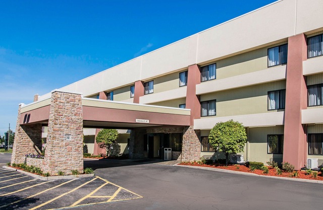 Quality Inn & Suites Warren - Detroit