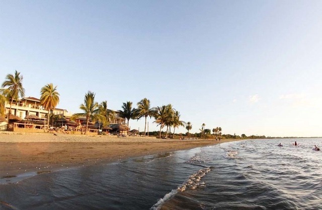 Smugglers Cove Beach Resort & Hotel